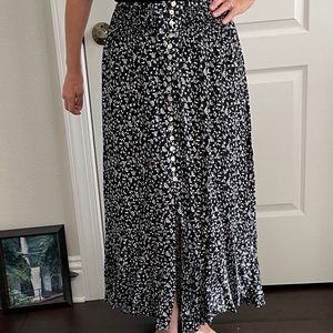 Black floral print maxi skirt, Rachel Zoe, M. Never worn